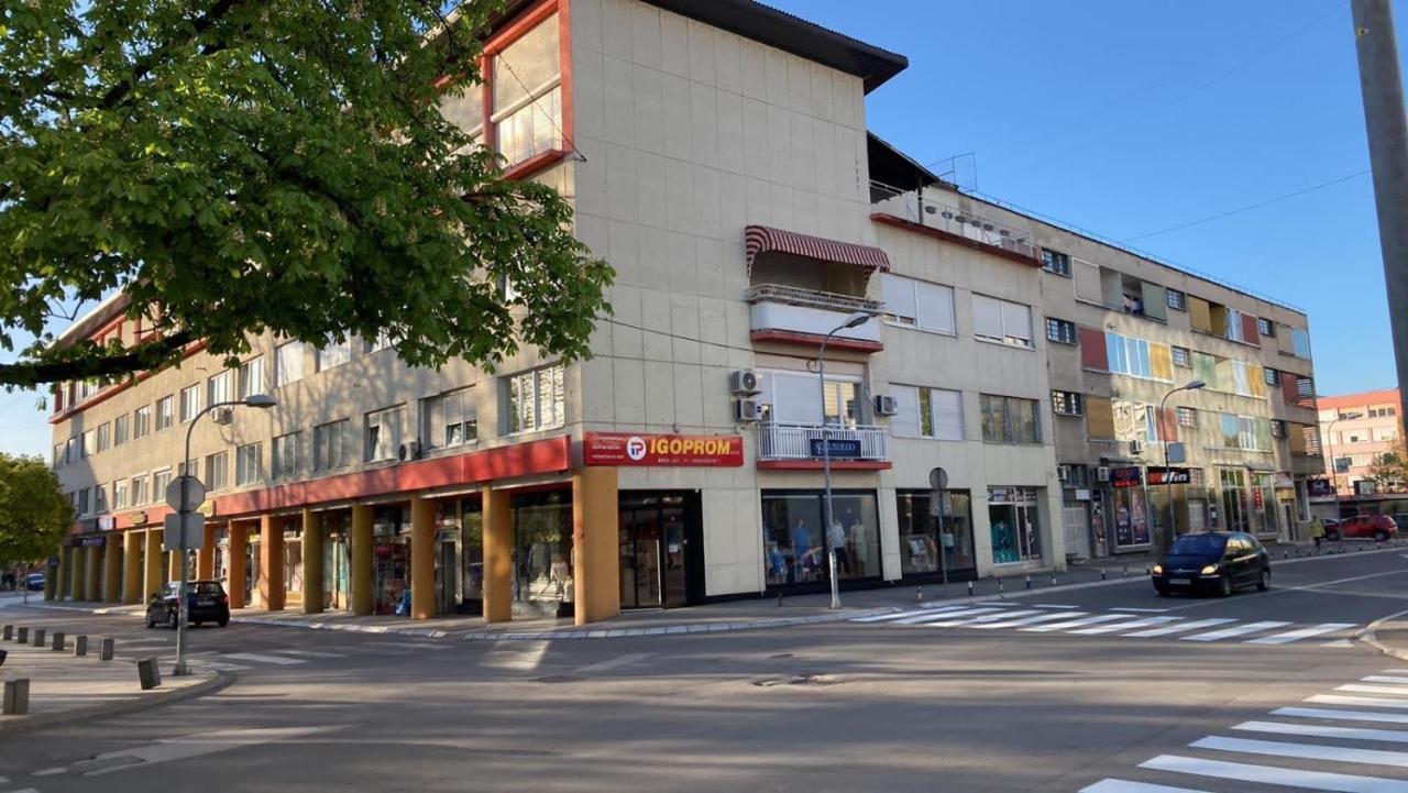 Penthouse Stan 80M2, Terasa 36M2, Garaza... Centar Banja Luke - Gradski Park Баня-Лука Экстерьер фото