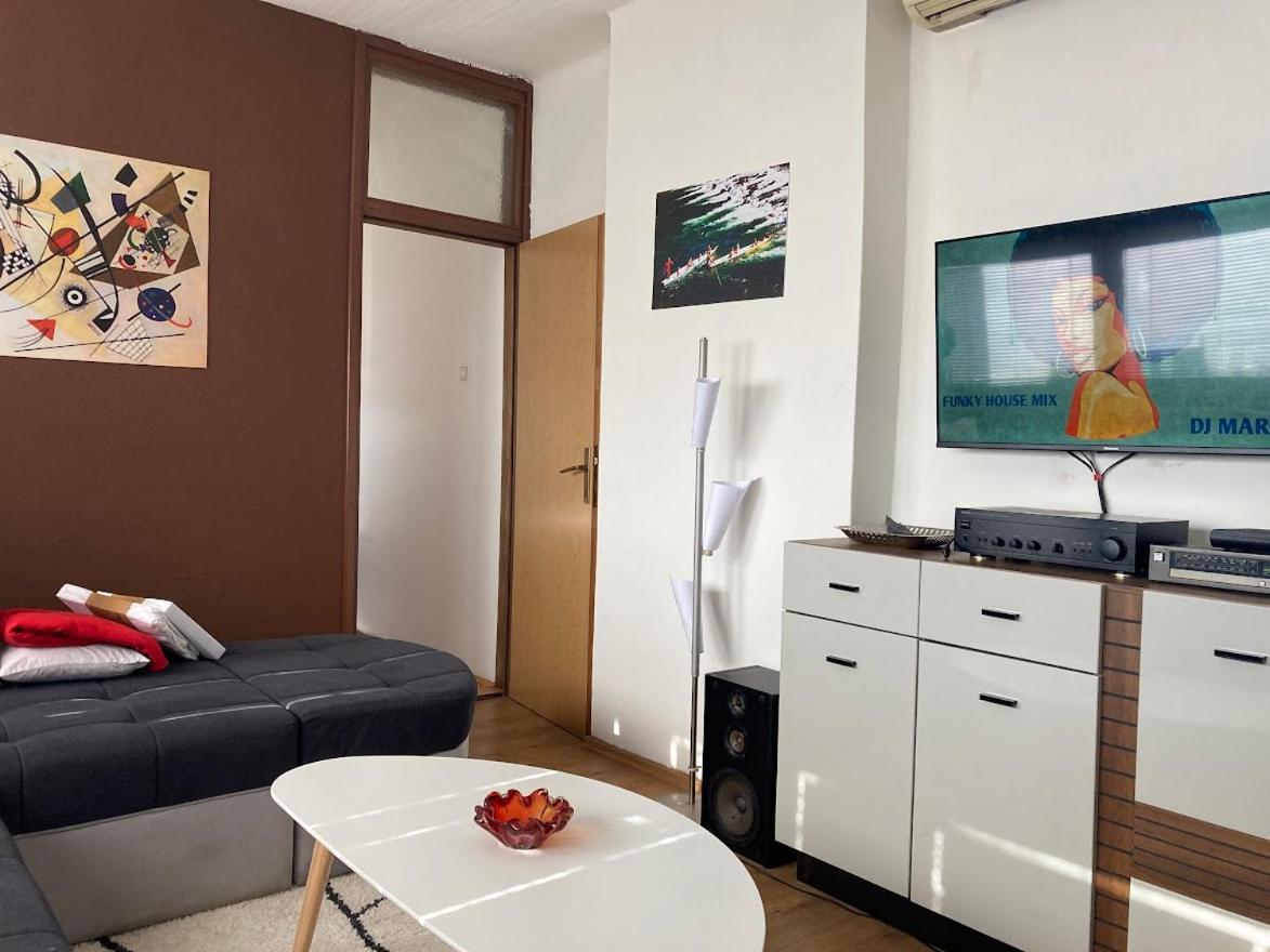 Penthouse Stan 80M2, Terasa 36M2, Garaza... Centar Banja Luke - Gradski Park Баня-Лука Экстерьер фото